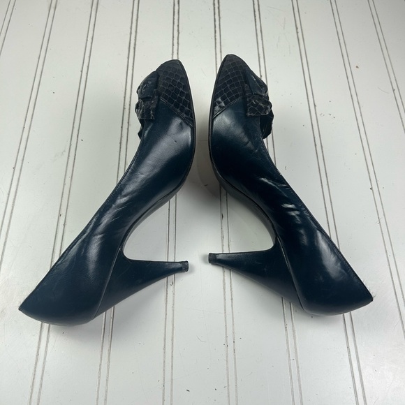 Stuart Weitzman Vintage Mr. Seymour Navy Leather Peep Toe Heels Women’s 8.5B - Picture 7 of 11